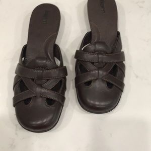 “ B O R N “ brand slip ons. Leather uppers w the look of “Mary janes” around toe